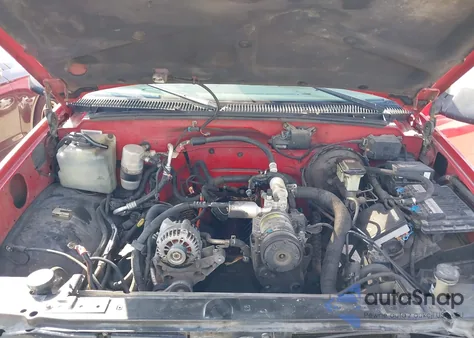 1998 Chevrolet Suburban 1500 z USA, uszkodzony, nr VIN 1GNEC16RXWJ344129